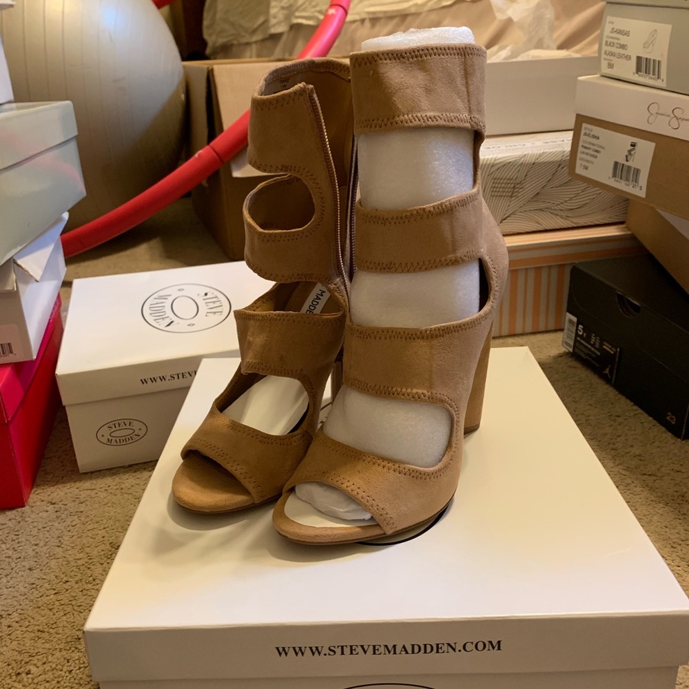 Tan block heel caged sandal. New with box